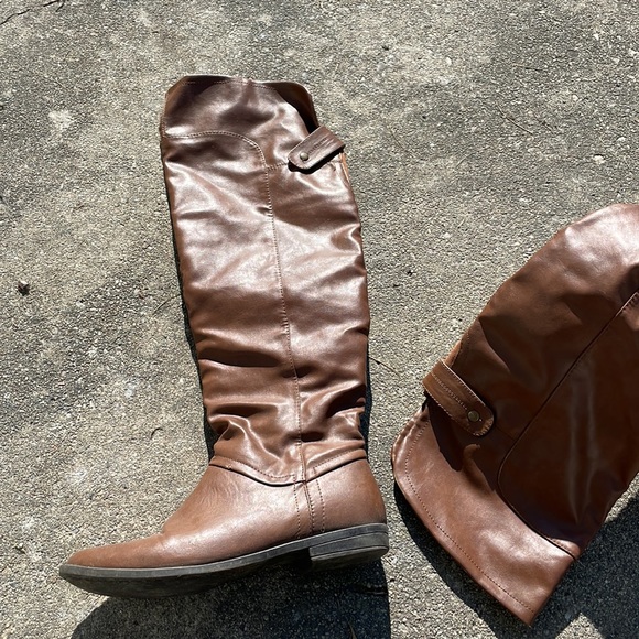 brown knee high boots - Picture 2 of 3